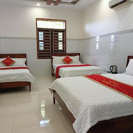 Hotel Khach San Mong An à Vĩnh Hy Extérieur photo