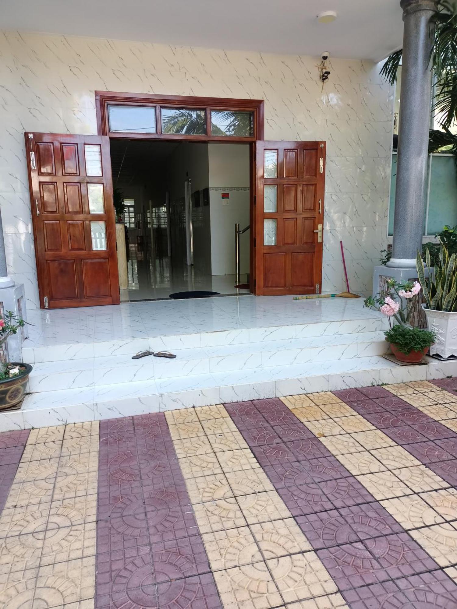 Hotel Khach San Mong An à Vĩnh Hy Extérieur photo