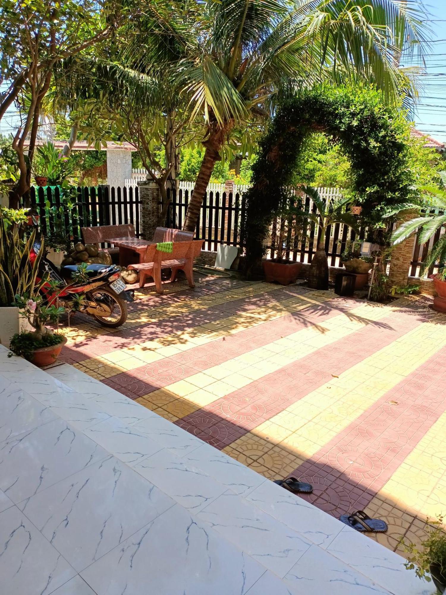 Hotel Khach San Mong An à Vĩnh Hy Extérieur photo