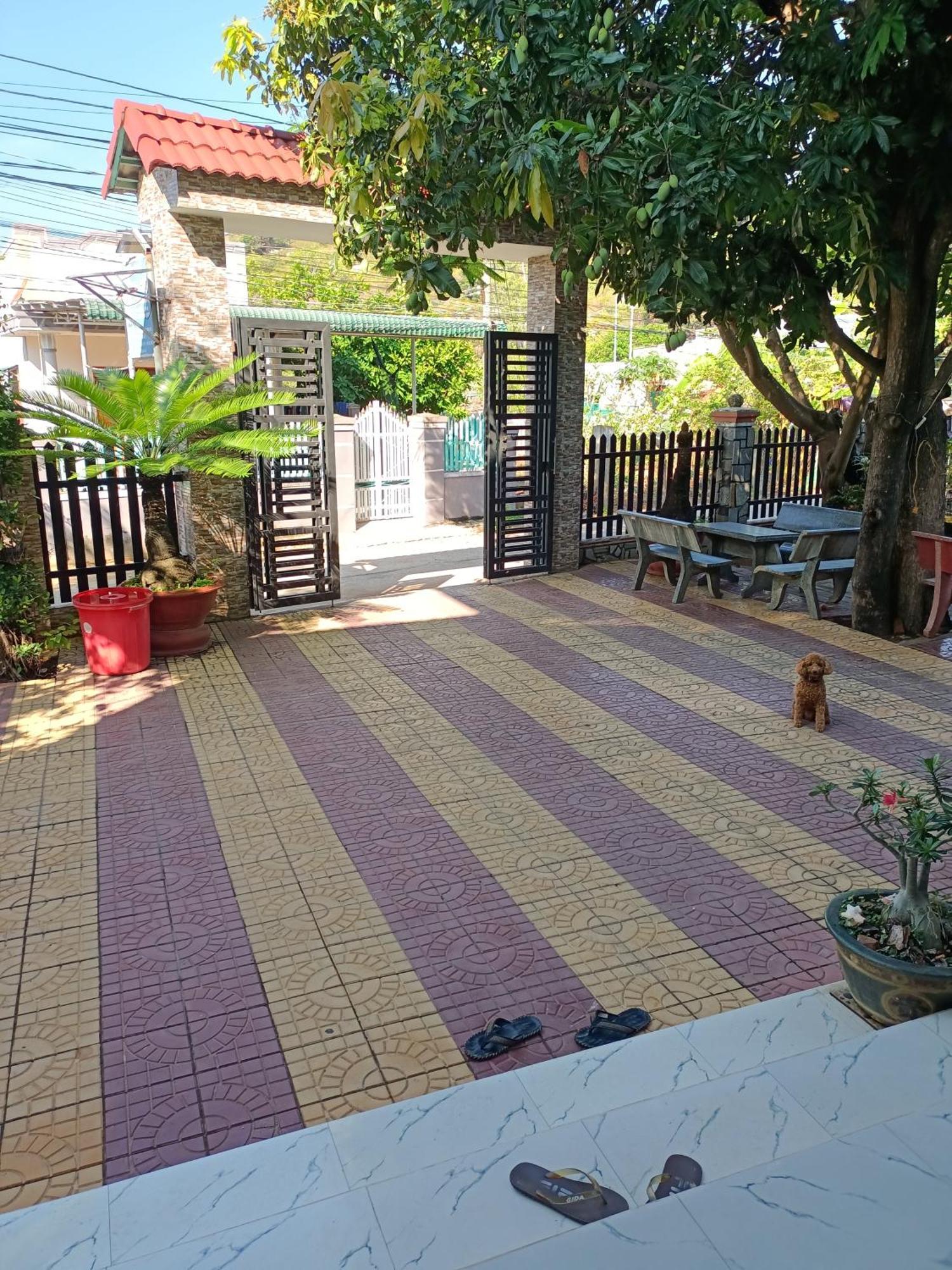 Hotel Khach San Mong An à Vĩnh Hy Extérieur photo
