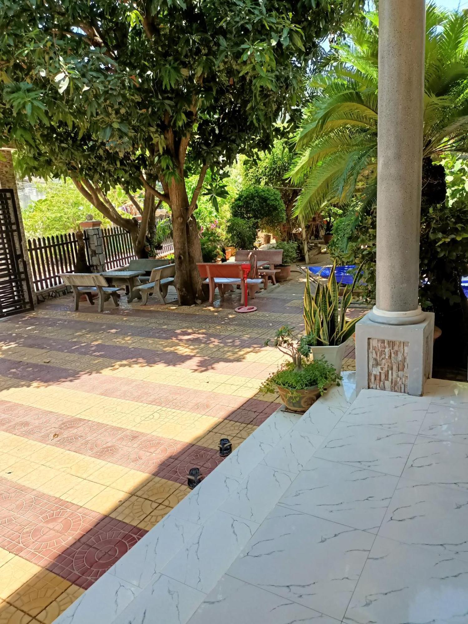Hotel Khach San Mong An à Vĩnh Hy Extérieur photo