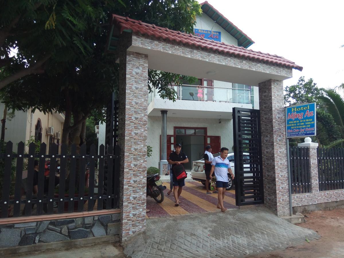 Hotel Khach San Mong An à Vĩnh Hy Extérieur photo