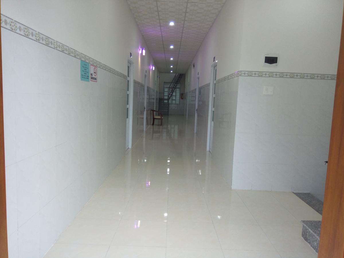Hotel Khach San Mong An à Vĩnh Hy Extérieur photo