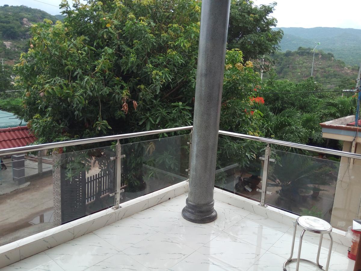 Hotel Khach San Mong An à Vĩnh Hy Extérieur photo