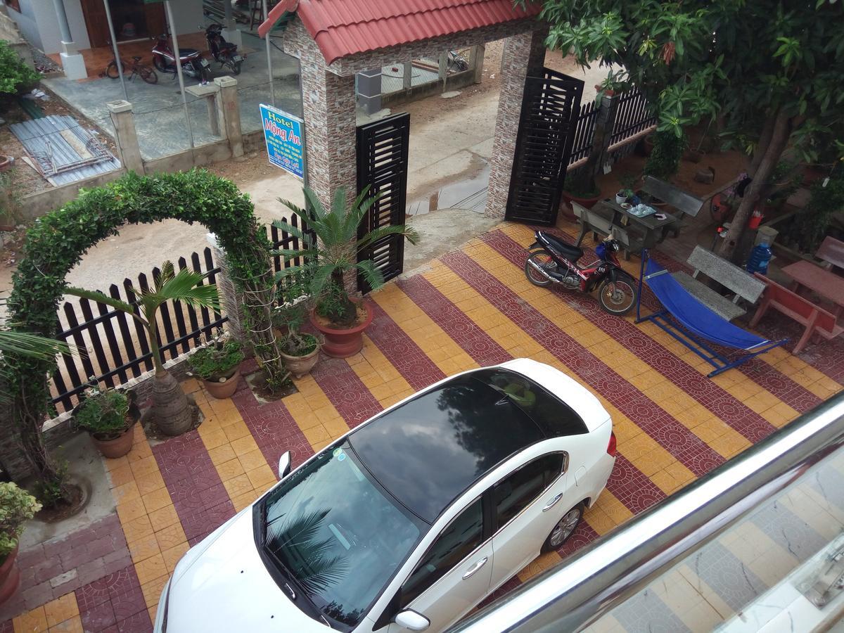 Hotel Khach San Mong An à Vĩnh Hy Extérieur photo