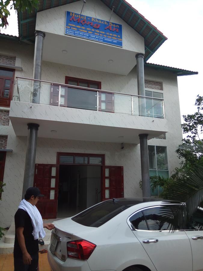 Hotel Khach San Mong An à Vĩnh Hy Extérieur photo