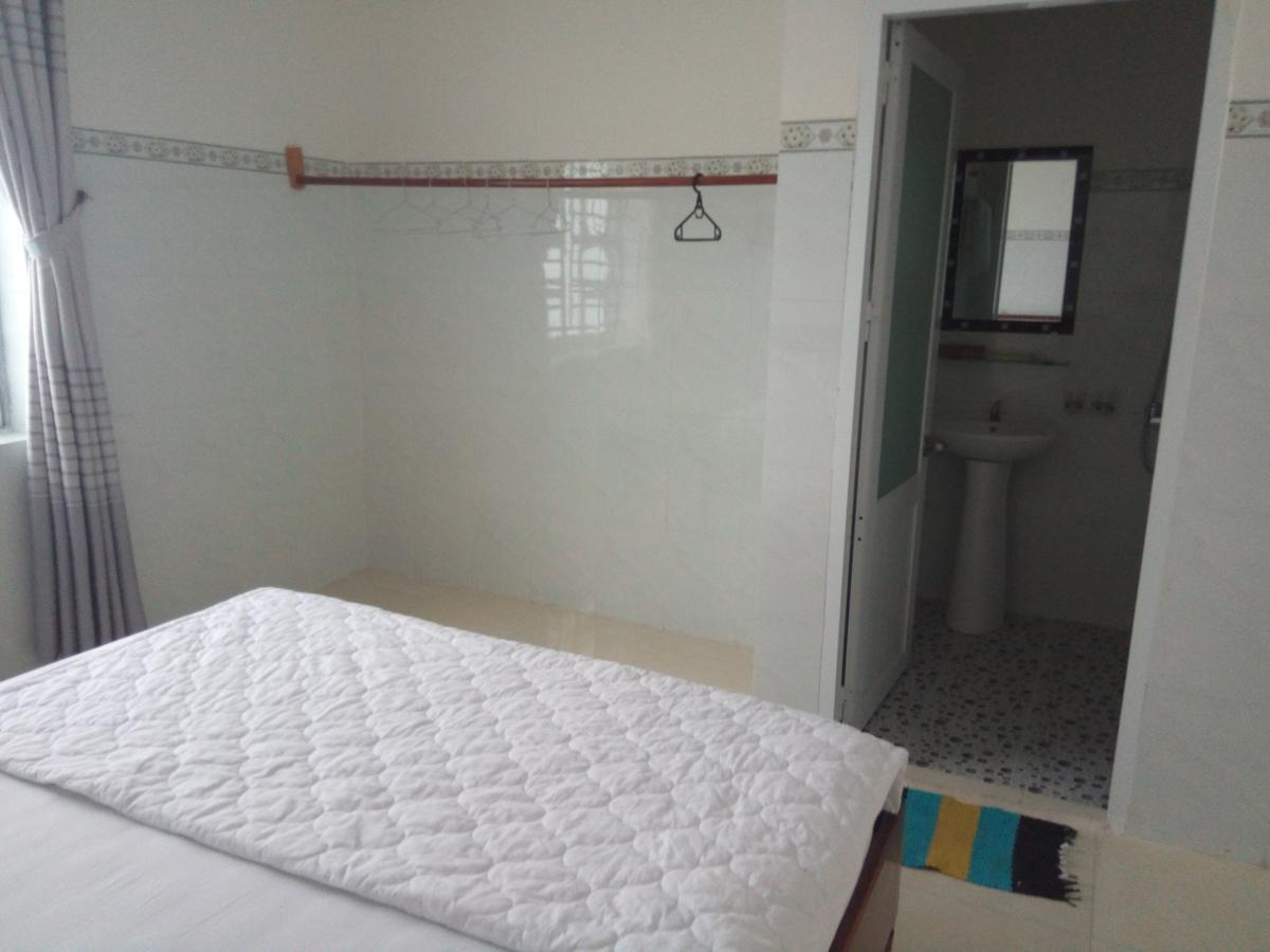 Hotel Khach San Mong An à Vĩnh Hy Extérieur photo